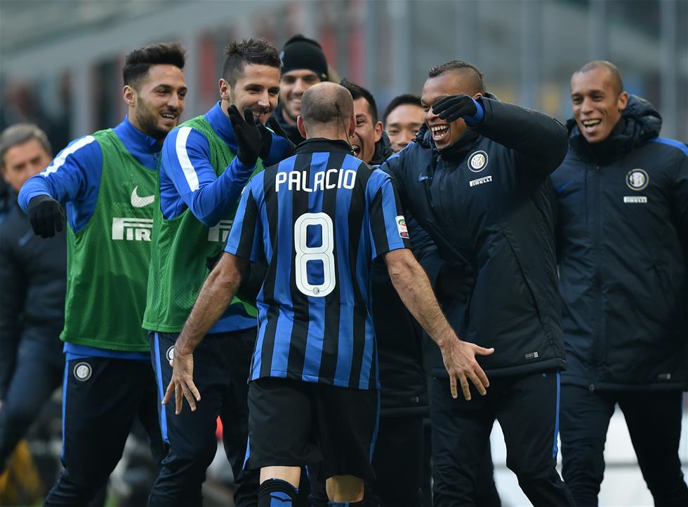 B席：上赛季的表现并不如愿，新赛季我们想提升自己争夺奖杯