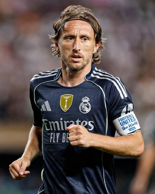 里瓦尔多：亚马尔不能只局限在右路，教练须为他创造更多选择