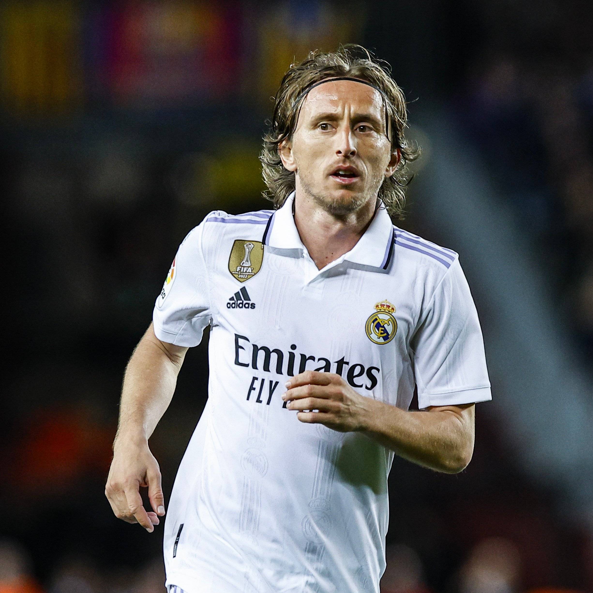 泰州队巴特“苏超”夺冠后缅怀父亲：我还在这条路上努力着