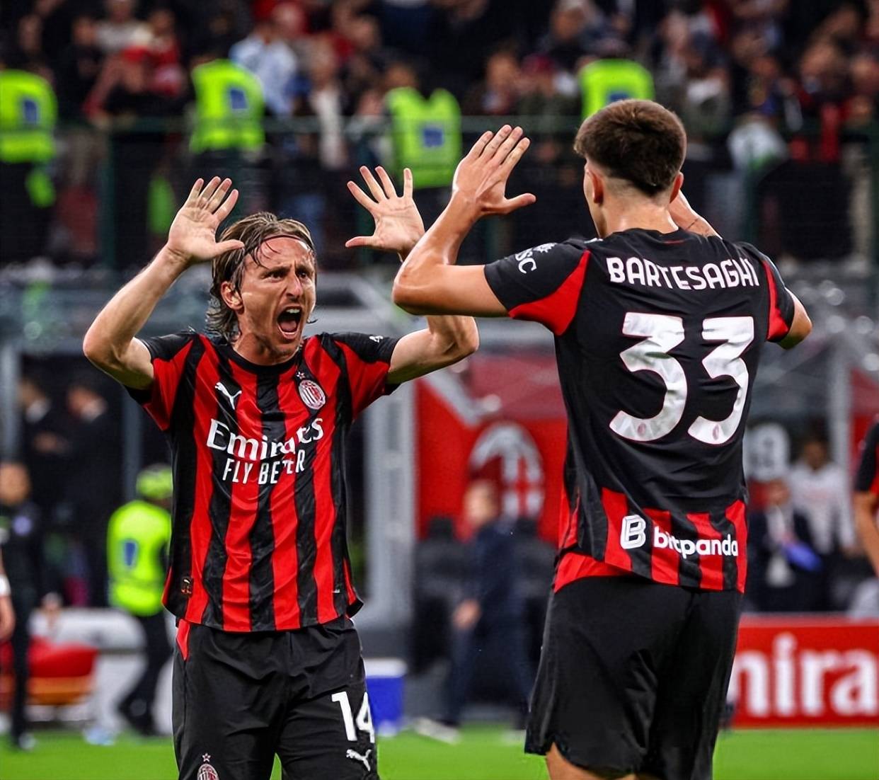 女排世俱赛开门红！朱婷贡献13分，科内3-0横扫奥兰多