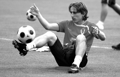 曼城欧冠生死战！瓜帅祭出恐怖攻击群，哈兰德领衔豪华阵容剑指伯纳乌