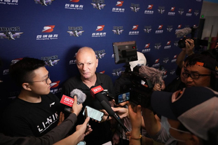 教练赛后落泪太真实